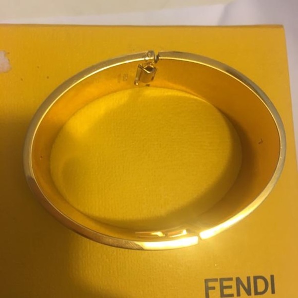 COPY - Fendi cuff bracelet medium size bangle - Picture 6 of 8